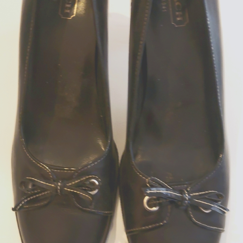 Coach Pumps